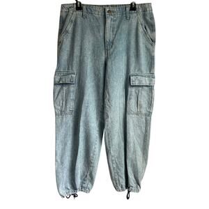Levi’s Women’s Size 31 100% Cotton 94 Baggy Cargo Light Wash Denim Jeans